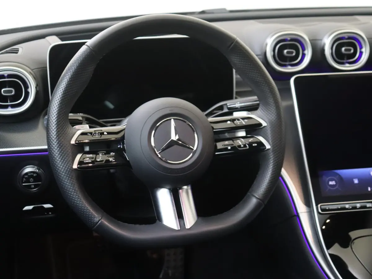 300 e Business Solution AMG /Panoramadak /Burmester 3D /HUD /Nightpakket /Winterpakket