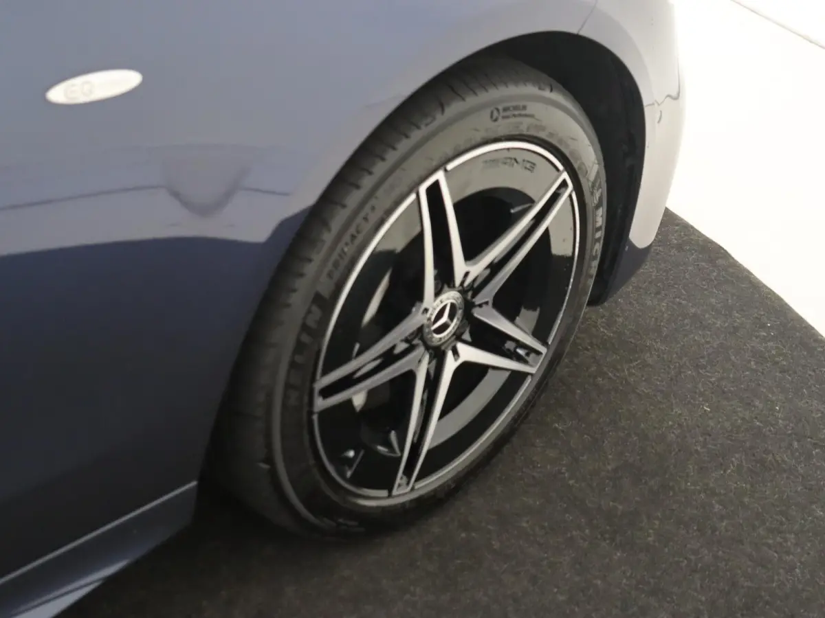 300 e Business Solution AMG /Panoramadak /Burmester 3D /HUD /Nightpakket /Winterpakket
