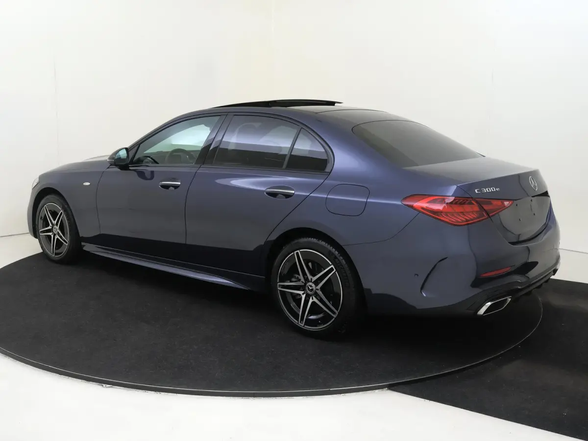 300 e Business Solution AMG /Panoramadak /Burmester 3D /HUD /Nightpakket /Winterpakket