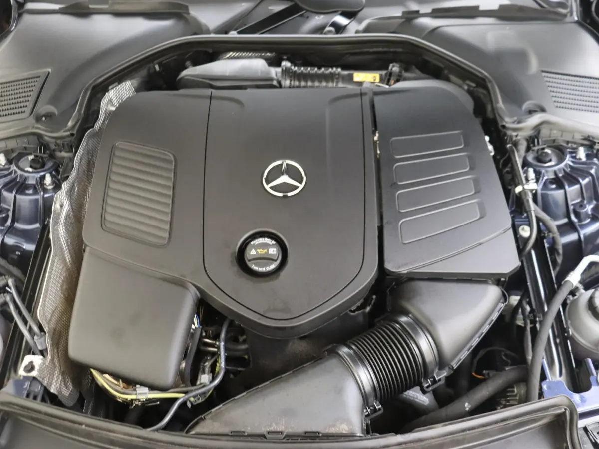 300 e Business Solution AMG /Panoramadak /Burmester 3D /HUD /Nightpakket /Winterpakket
