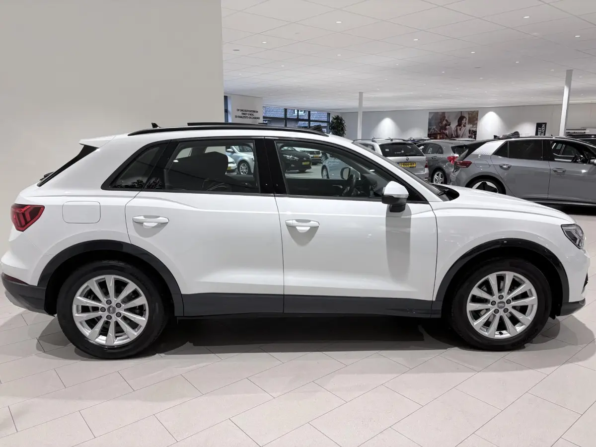 35 TFSI Pro Line business Airco | Achteruitrij camera | Parkeerhulp voor en achter | Cruis control | Panoramisch schuifdak | Navigatie | Bluetooth | Cruise Control | Electronic Climate Contr