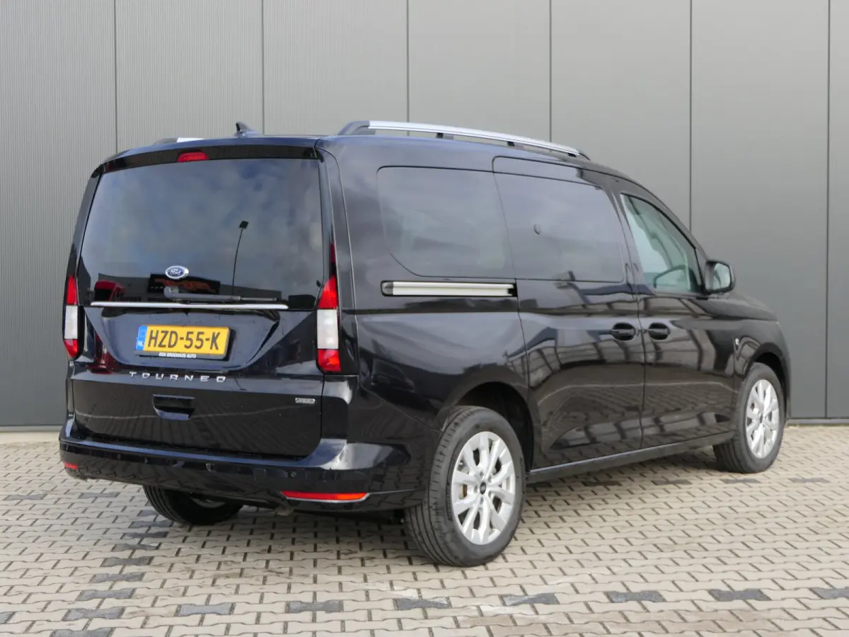 1.5 PHEV Titanium 7 Persoons | 7-Persoons | Camera | Dubbele Schuifdeur | Adaptive Cruise | BLIS | Navigatie | Stoel/Stuurverwarming
