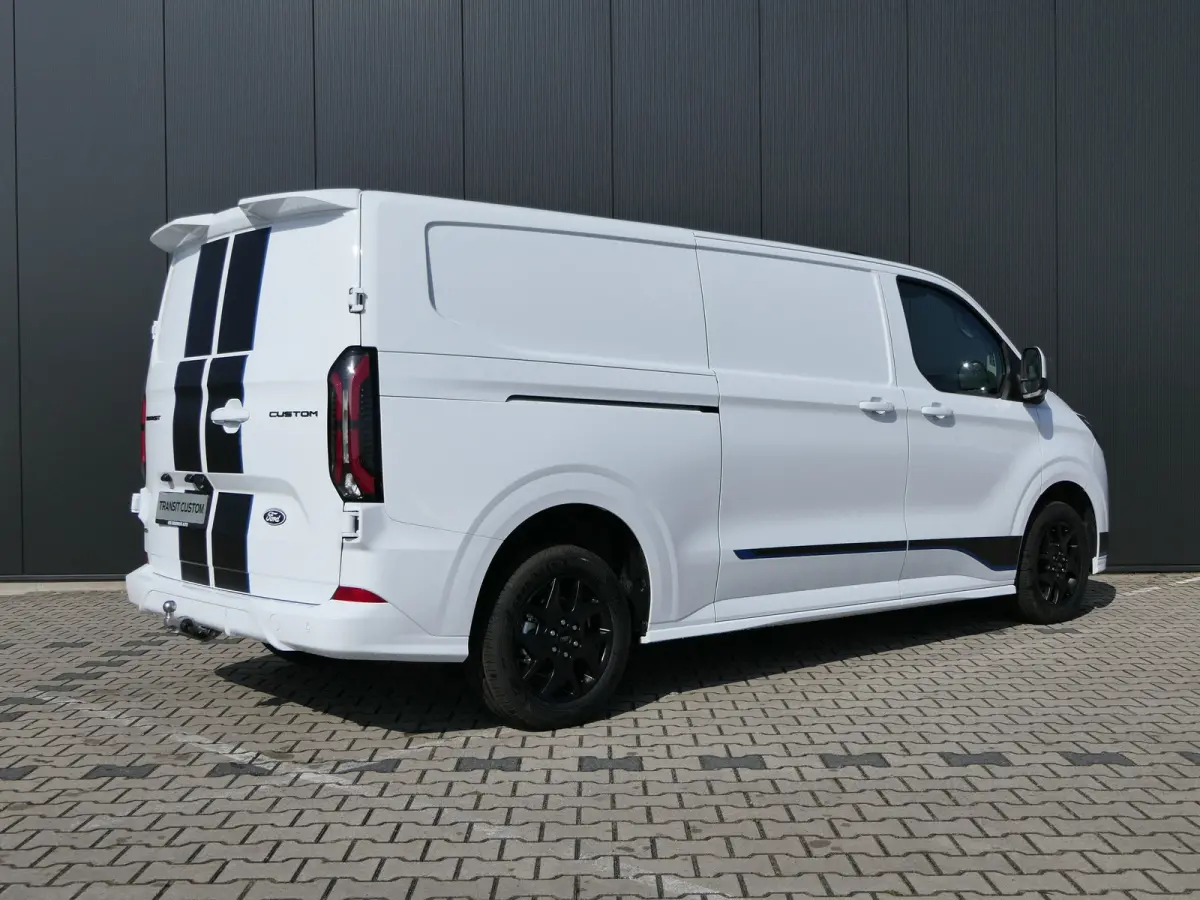 320 2.5 PHEV 233PK L2H1 Sport Automaat! Trekhaak | 2300kg Trekgewicht | B&O