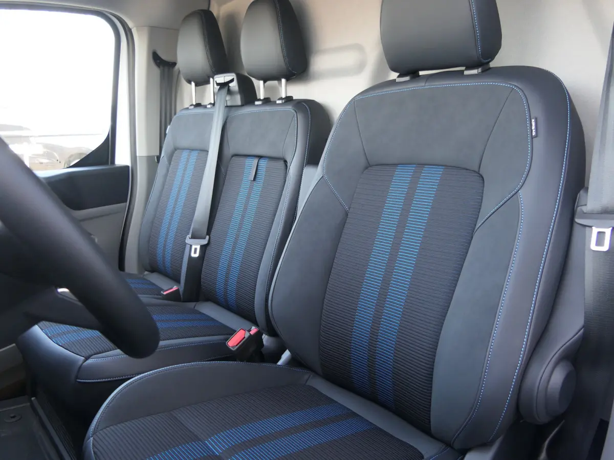 320 2.5 PHEV 233PK L2H1 Sport Automaat! Trekhaak | 2300kg Trekgewicht | B&O