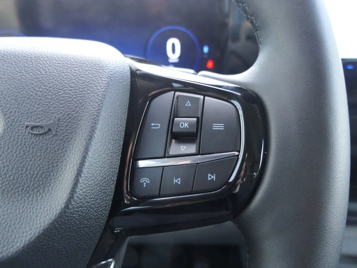 320 2.5 PHEV 233PK L2H1 Sport Automaat! Trekhaak | 2300kg Trekgewicht | B&O