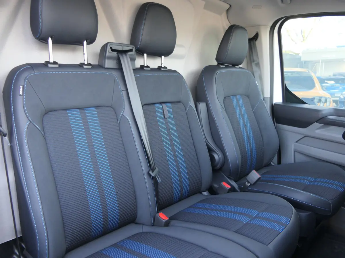 320 2.5 PHEV 233PK L2H1 Sport Automaat! Trekhaak | 2300kg Trekgewicht | B&O