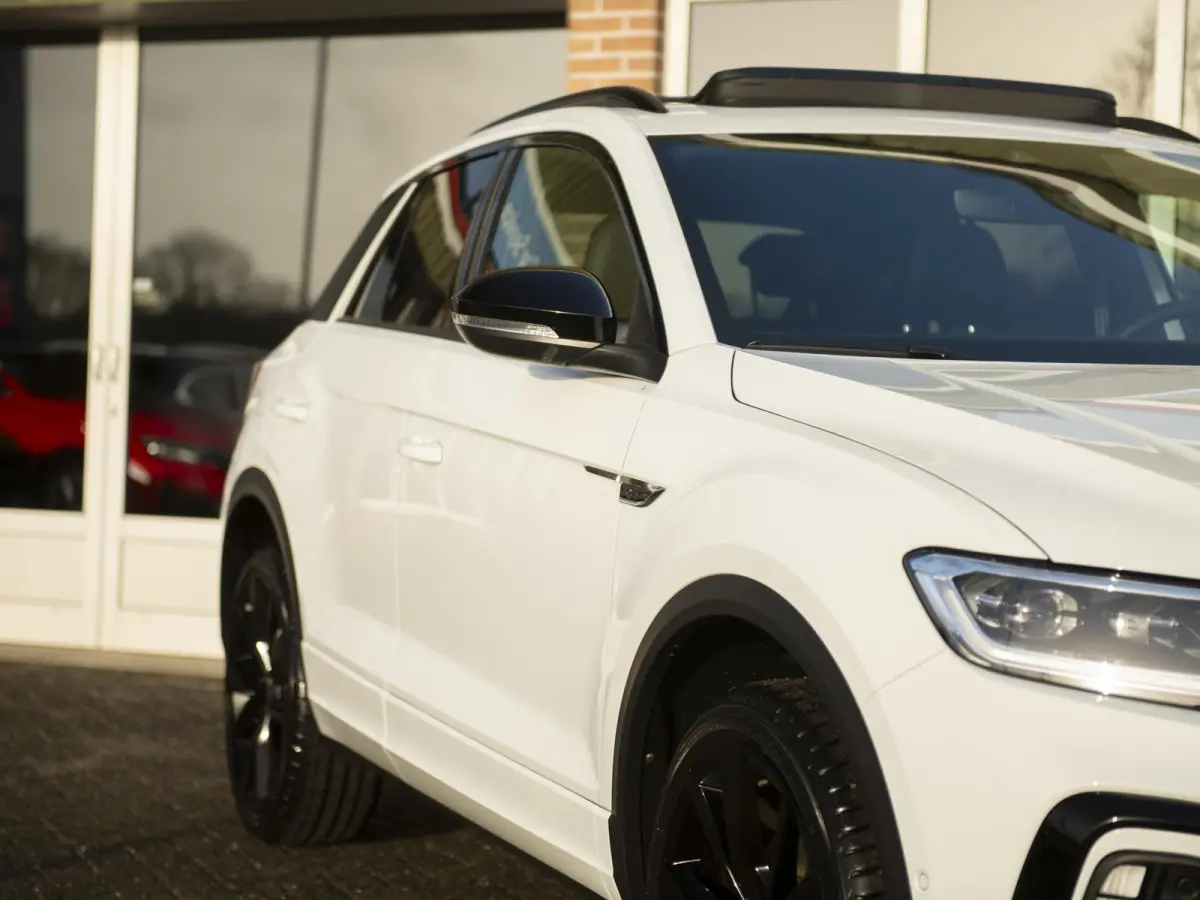 1.5 TSI R-Line Black Style Edition | Pano | Navi | App-connect | LED Plus | 19" LMV Black | Nw.prijs € 55.660,-!
