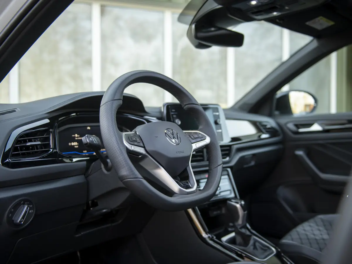 1.5 TSI R-Line Black Style Edition | Pano | Navi | App-connect | LED Plus | 19" LMV Black | Nw.prijs € 55.660,-!