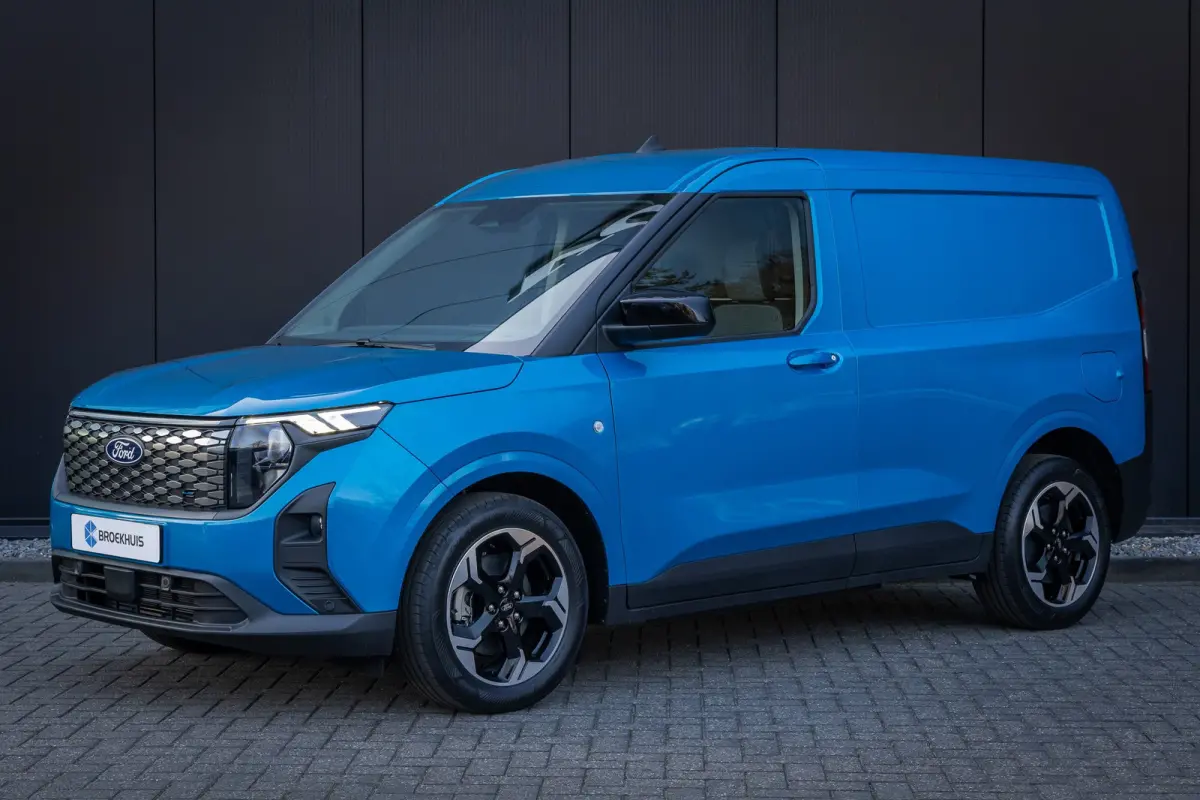 Limited 44 kWh DIRECT LEVERBAAR | Trekhaak | Adapt. Cruise | Dodehoek Detectie | Camera | Winter-pack | Standkachel | Driver Assistance Pack | Climate Control |