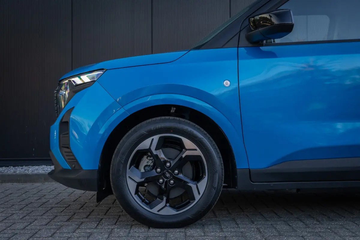 Limited 44 kWh DIRECT LEVERBAAR | Trekhaak | Adapt. Cruise | Dodehoek Detectie | Camera | Winter-pack | Standkachel | Driver Assistance Pack | Climate Control |