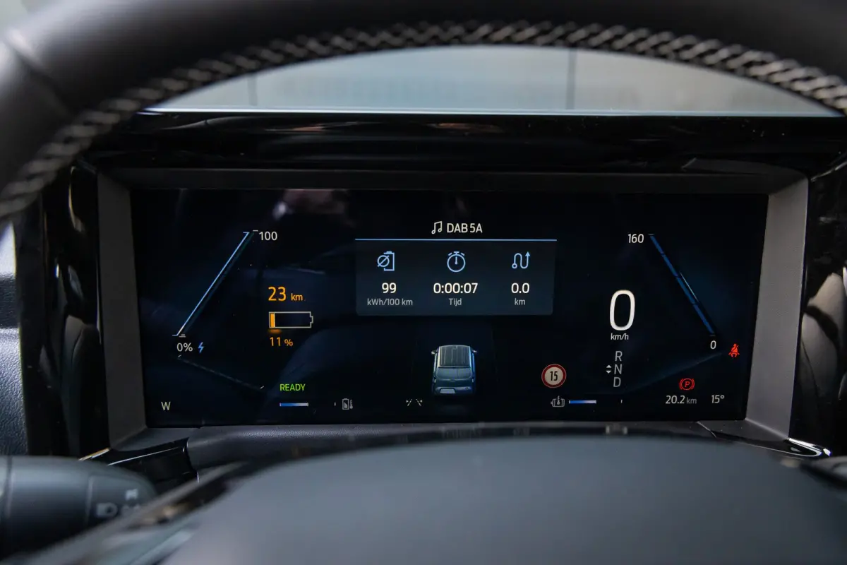 Limited 44 kWh DIRECT LEVERBAAR | Trekhaak | Adapt. Cruise | Dodehoek Detectie | Camera | Winter-pack | Standkachel | Driver Assistance Pack | Climate Control |