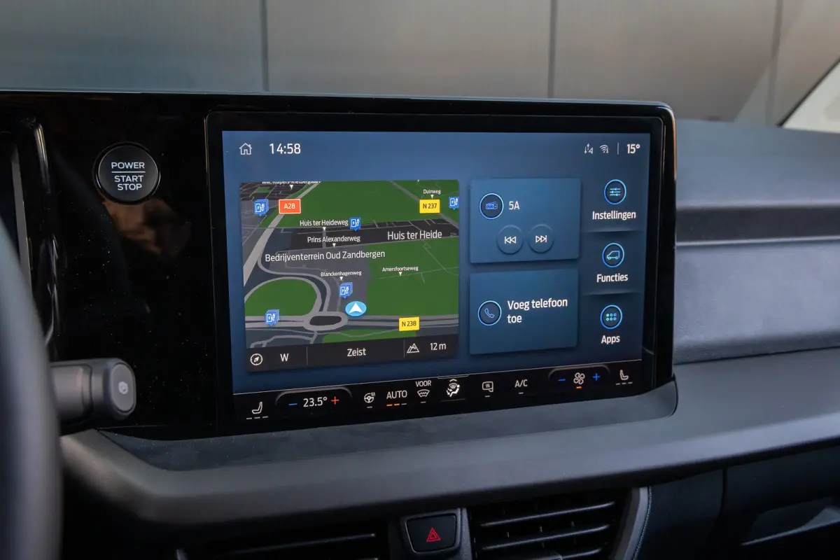 Limited 44 kWh DIRECT LEVERBAAR | Trekhaak | Adapt. Cruise | Dodehoek Detectie | Camera | Winter-pack | Standkachel | Driver Assistance Pack | Climate Control |