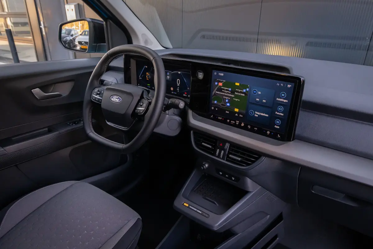 Limited 44 kWh DIRECT LEVERBAAR | Trekhaak | Adapt. Cruise | Dodehoek Detectie | Camera | Winter-pack | Standkachel | Driver Assistance Pack | Climate Control |