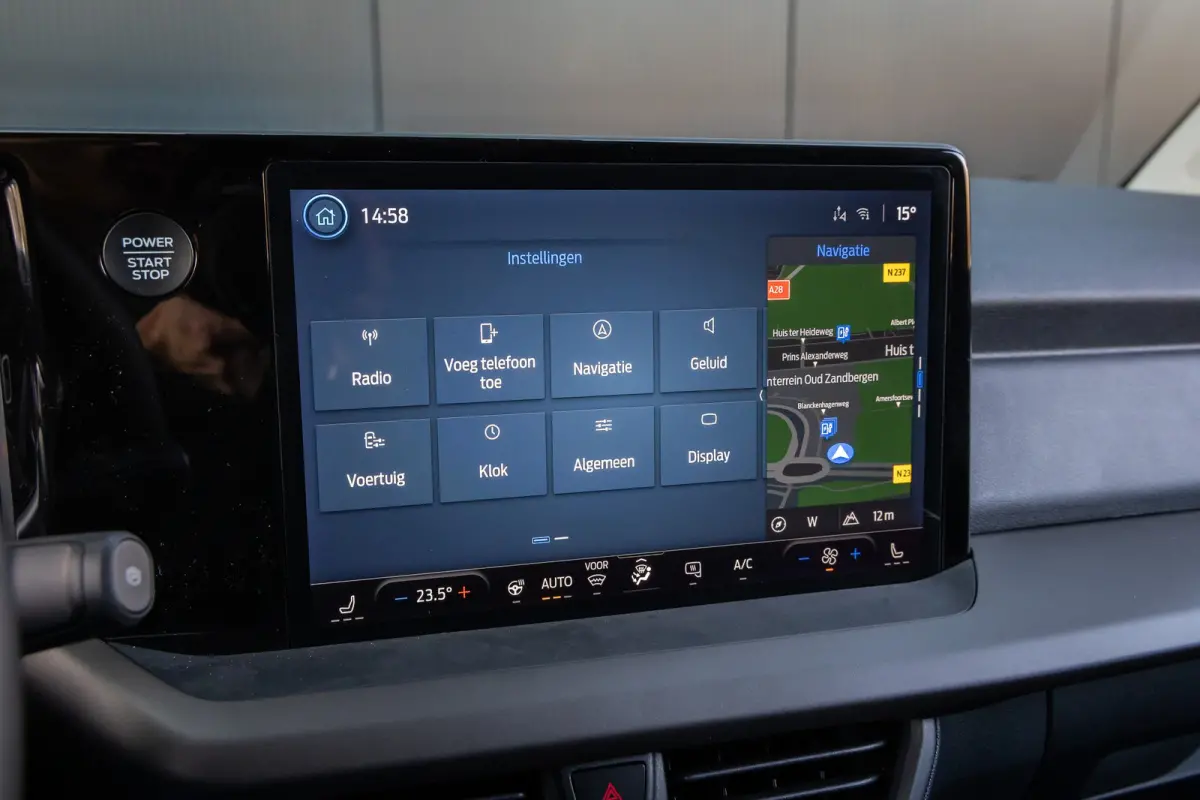 Limited 44 kWh DIRECT LEVERBAAR | Trekhaak | Adapt. Cruise | Dodehoek Detectie | Camera | Winter-pack | Standkachel | Driver Assistance Pack | Climate Control |