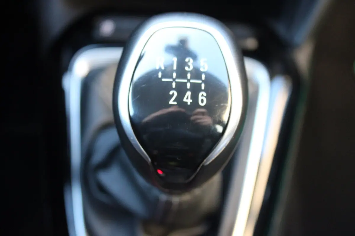 1.2 Elegance / Navigatie / Camera / Parkeersensoren / LED / Keyless / 16'' LMV /