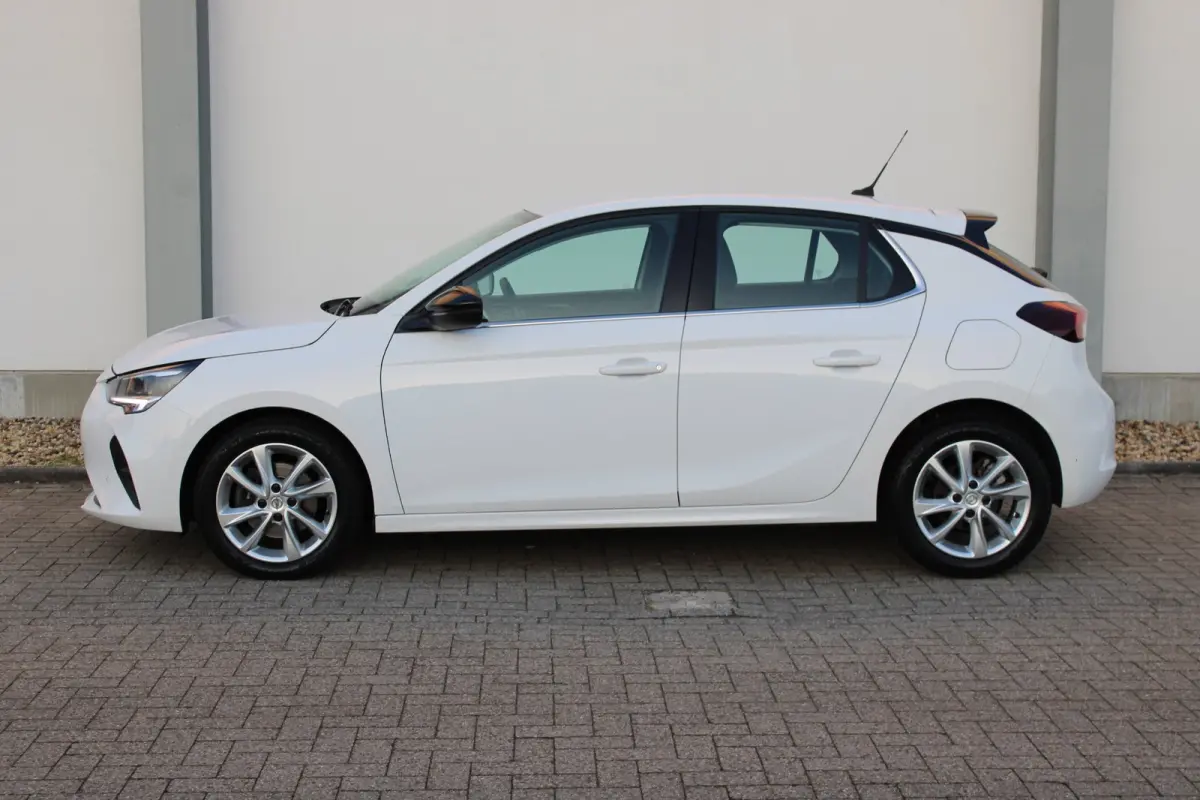 1.2 Elegance / Navigatie / Camera / Parkeersensoren / LED / Keyless / 16'' LMV /