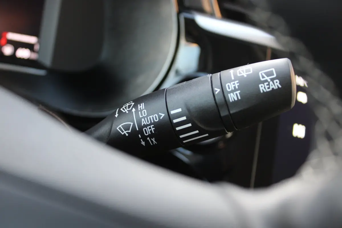 1.2 Elegance / Navigatie / Camera / Parkeersensoren / LED / Keyless / 16'' LMV /