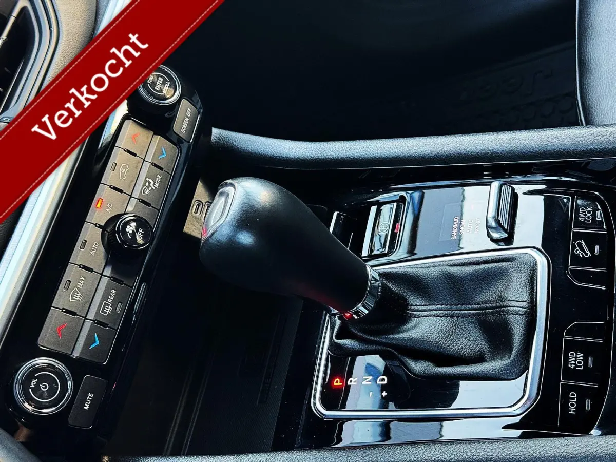 4xe 240 Plug-in Hybrid S /Panodak /Camera/Leder/Navi/Electric Limited/Led