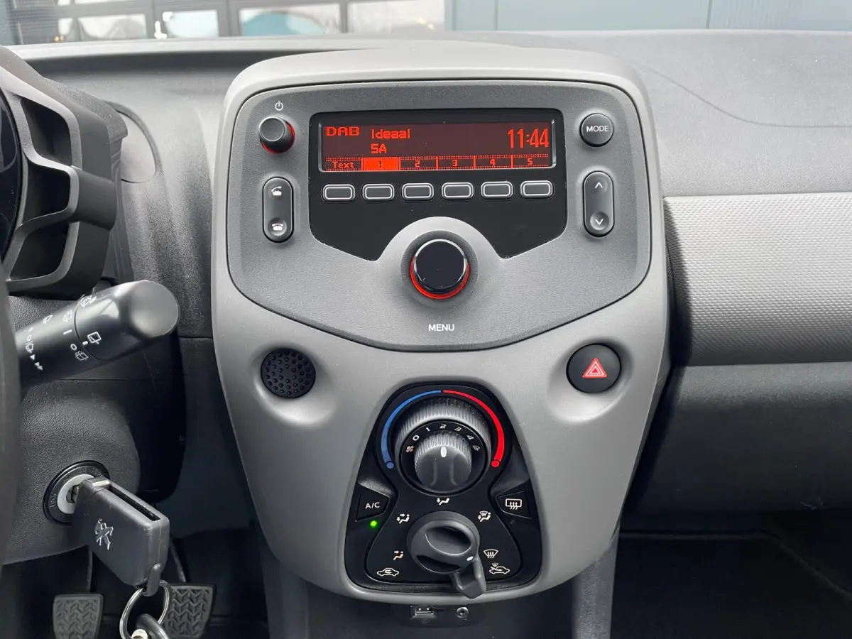 1.0 e-VTi Active NL.Auto/Airco/Bluetooth/Elc.Pakket/5Deurs/1Ste Eigenaar/Dealer Onderhouden