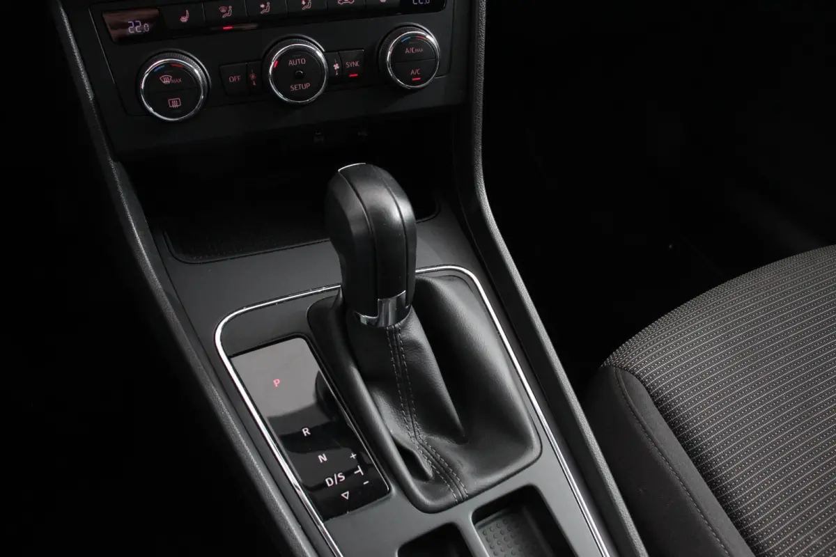 1.5 TSI 150pk DSG Style Climate Control Cruise control Verwarmde voorstoelen Lichtmetalen Velgen