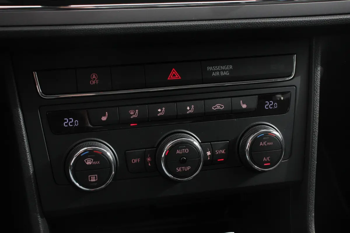 1.5 TSI 150pk DSG Style Climate Control Cruise control Verwarmde voorstoelen Lichtmetalen Velgen