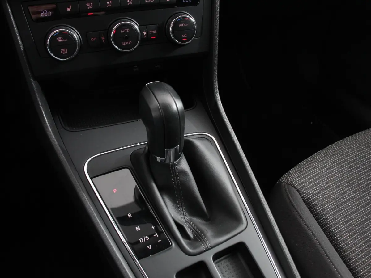 1.5 TSI 150pk DSG Style Climate Control Cruise control Verwarmde voorstoelen Lichtmetalen Velgen