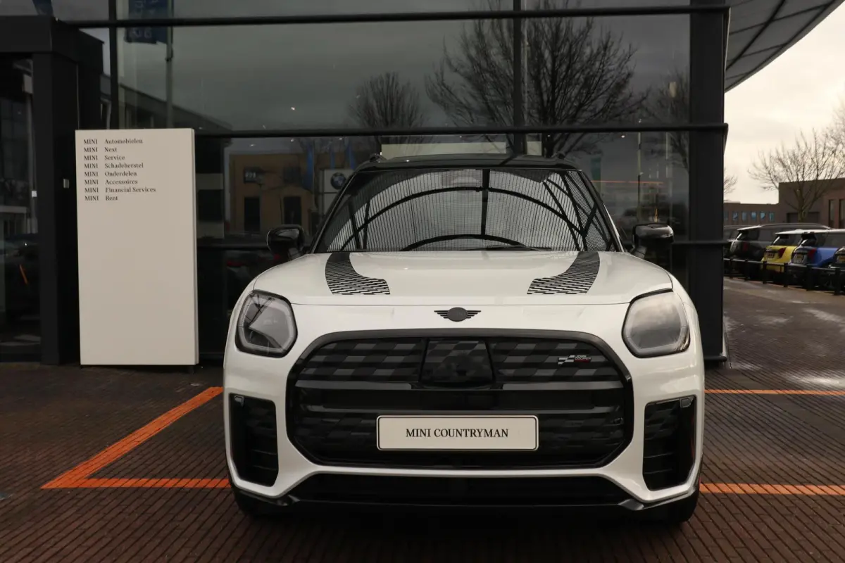E John Cooper Works Uitvoering | Pakket M | Harman Kardon | Trekhaak | Panoramadak