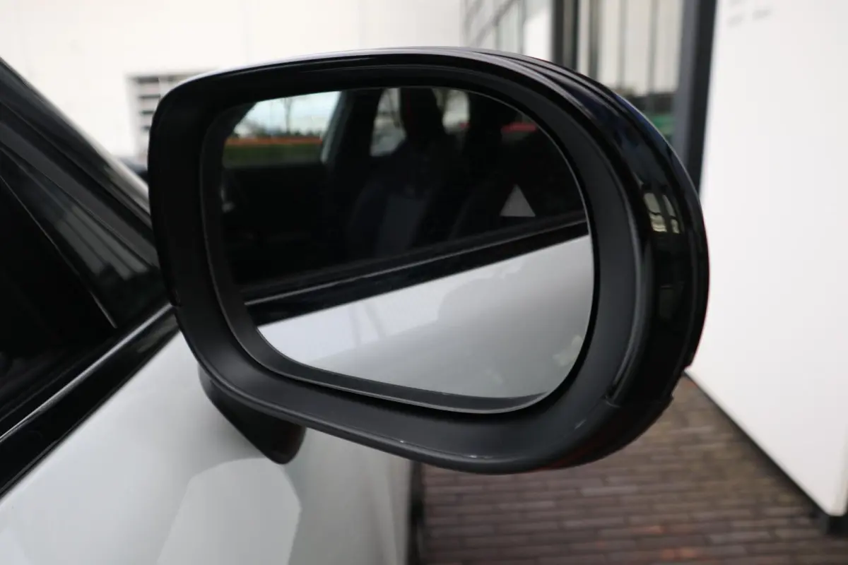 E John Cooper Works Uitvoering | Pakket M | Harman Kardon | Trekhaak | Panoramadak