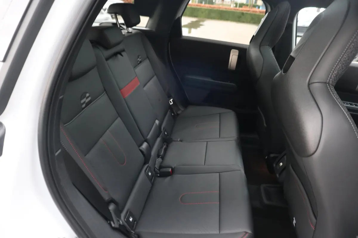 E John Cooper Works Uitvoering | Pakket M | Harman Kardon | Trekhaak | Panoramadak