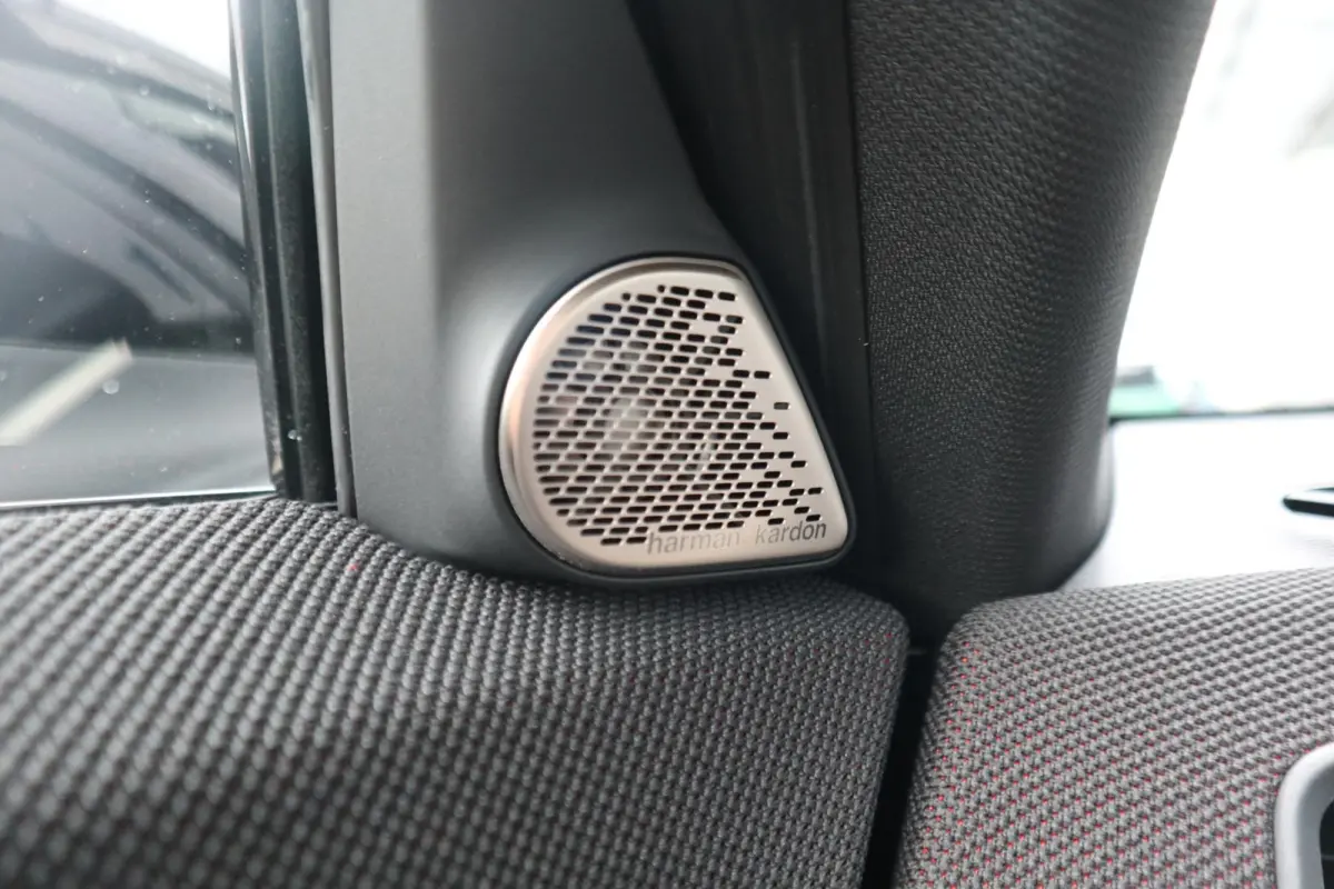 E John Cooper Works Uitvoering | Pakket M | Harman Kardon | Trekhaak | Panoramadak