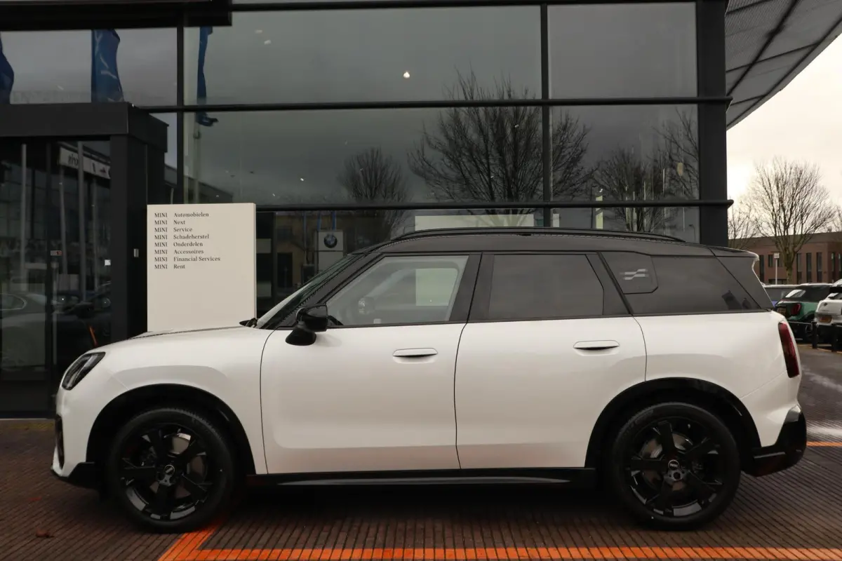 E John Cooper Works Uitvoering | Pakket M | Harman Kardon | Trekhaak | Panoramadak