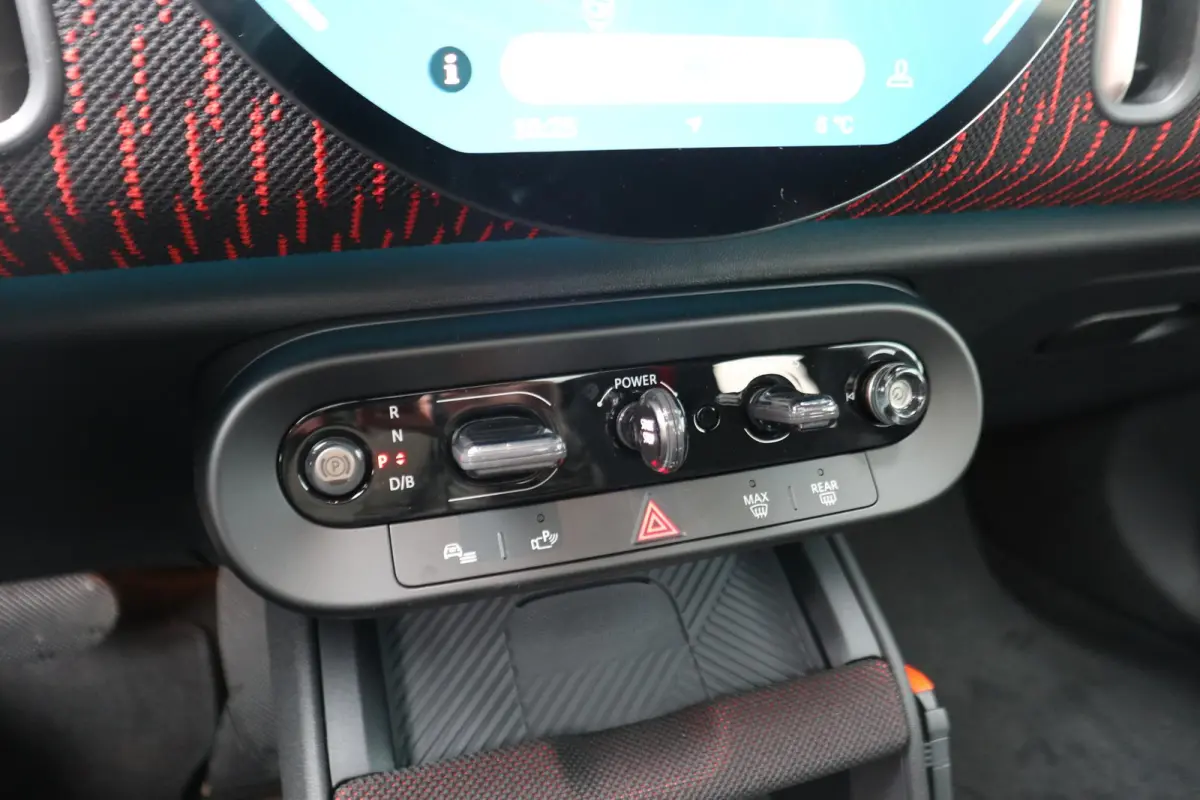E John Cooper Works Uitvoering | Pakket M | Harman Kardon | Trekhaak | Panoramadak