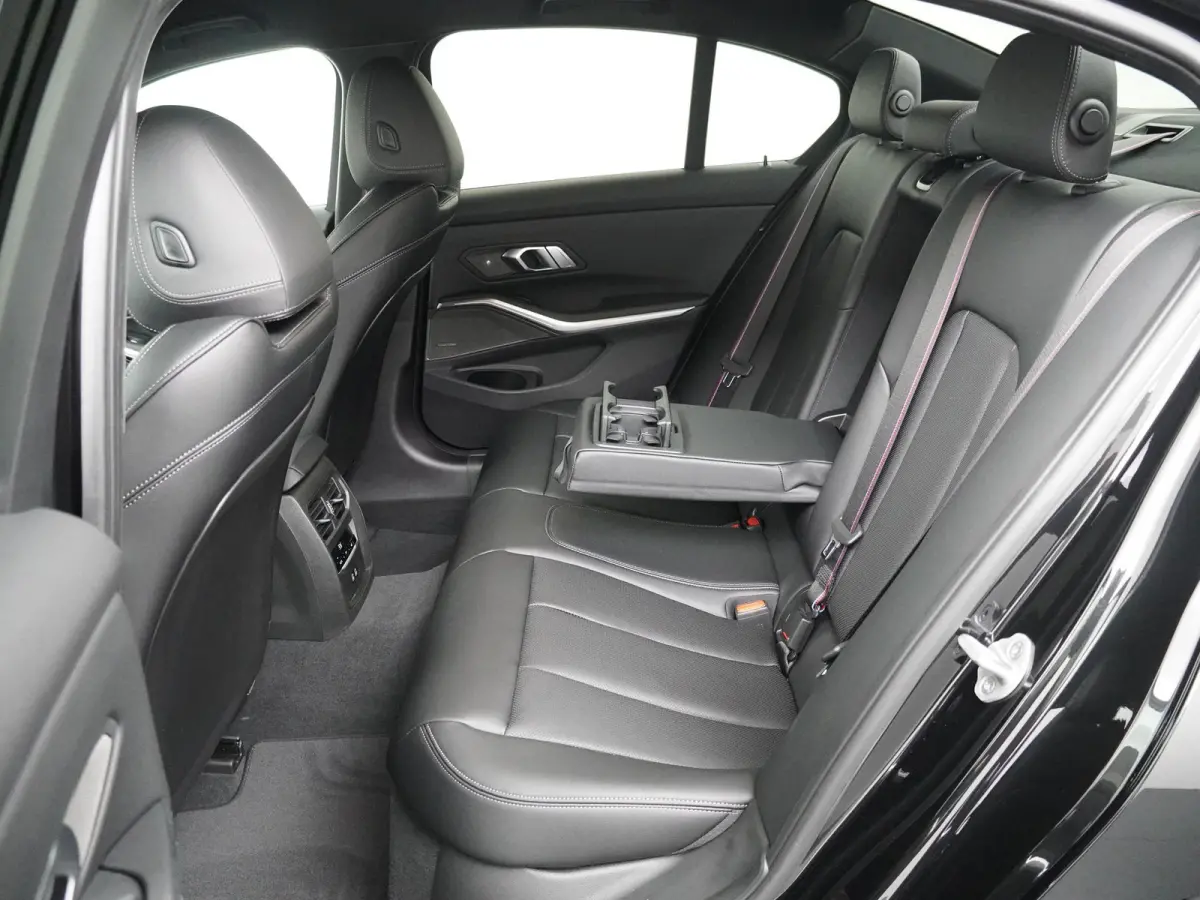 320i xDrive M Sportpakket Pro | Comfort Pack | Trekhaak | Harman Kardon | Showroom Selection