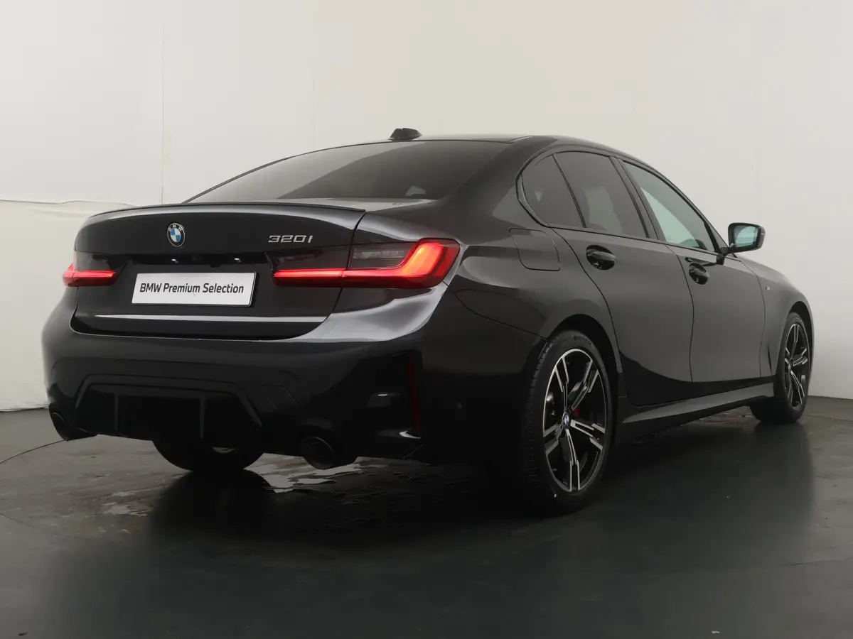 320i xDrive M Sportpakket Pro | Comfort Pack | Trekhaak | Harman Kardon | Showroom Selection