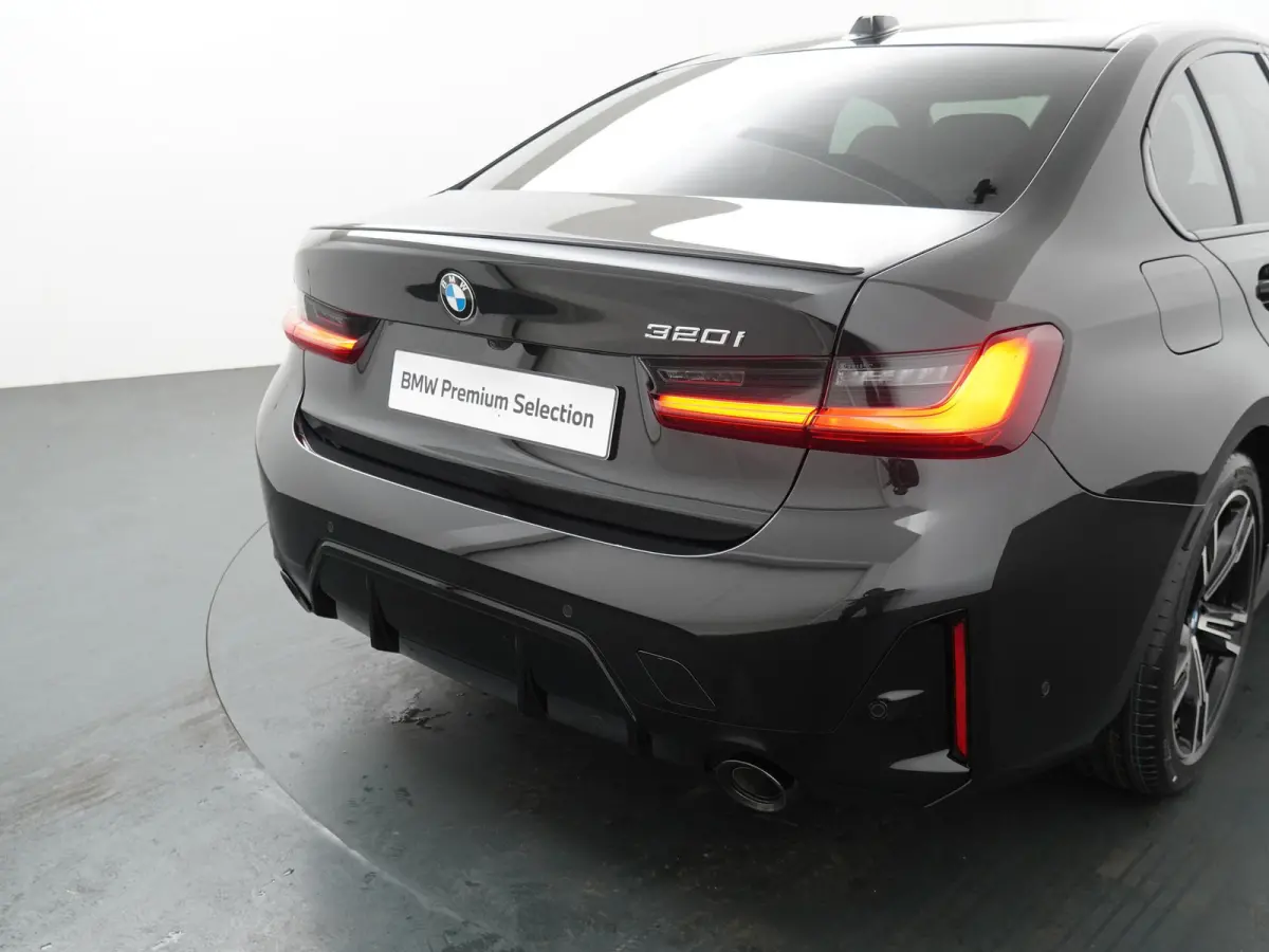 320i xDrive M Sportpakket Pro | Comfort Pack | Trekhaak | Harman Kardon | Showroom Selection