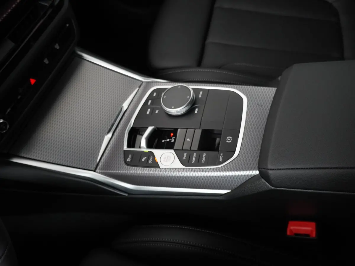 320i xDrive M Sportpakket Pro | Comfort Pack | Trekhaak | Harman Kardon | Showroom Selection