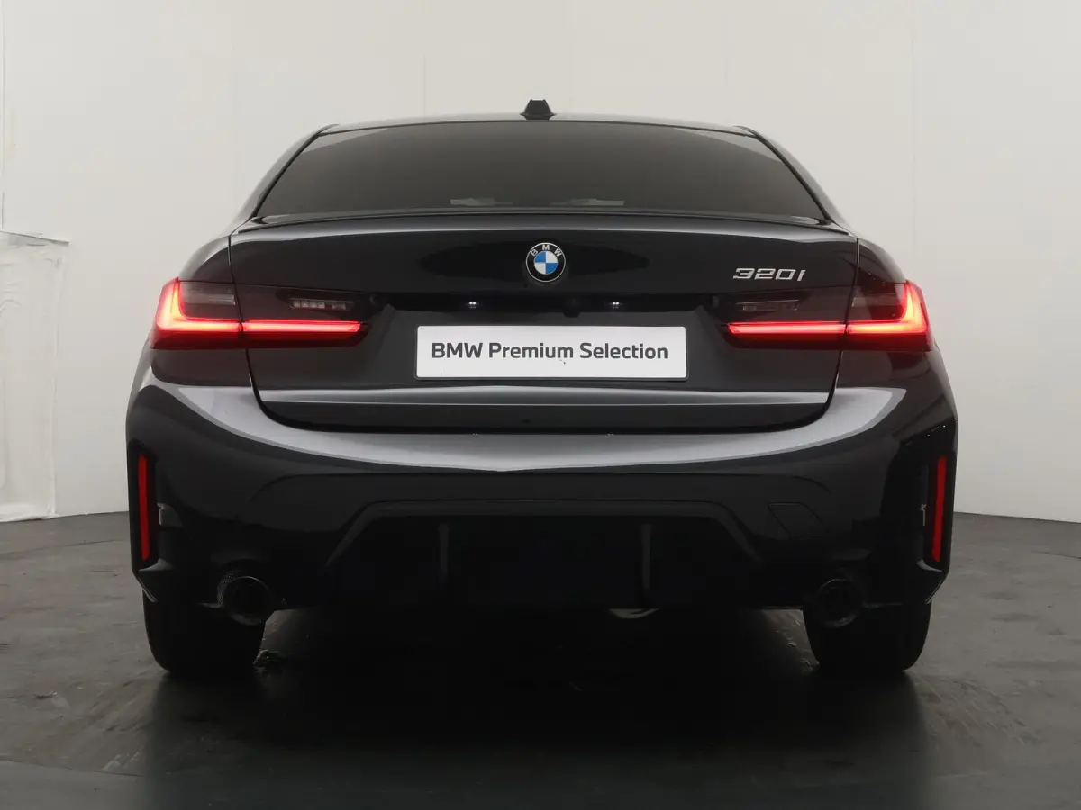 320i xDrive M Sportpakket Pro | Comfort Pack | Trekhaak | Harman Kardon | Showroom Selection
