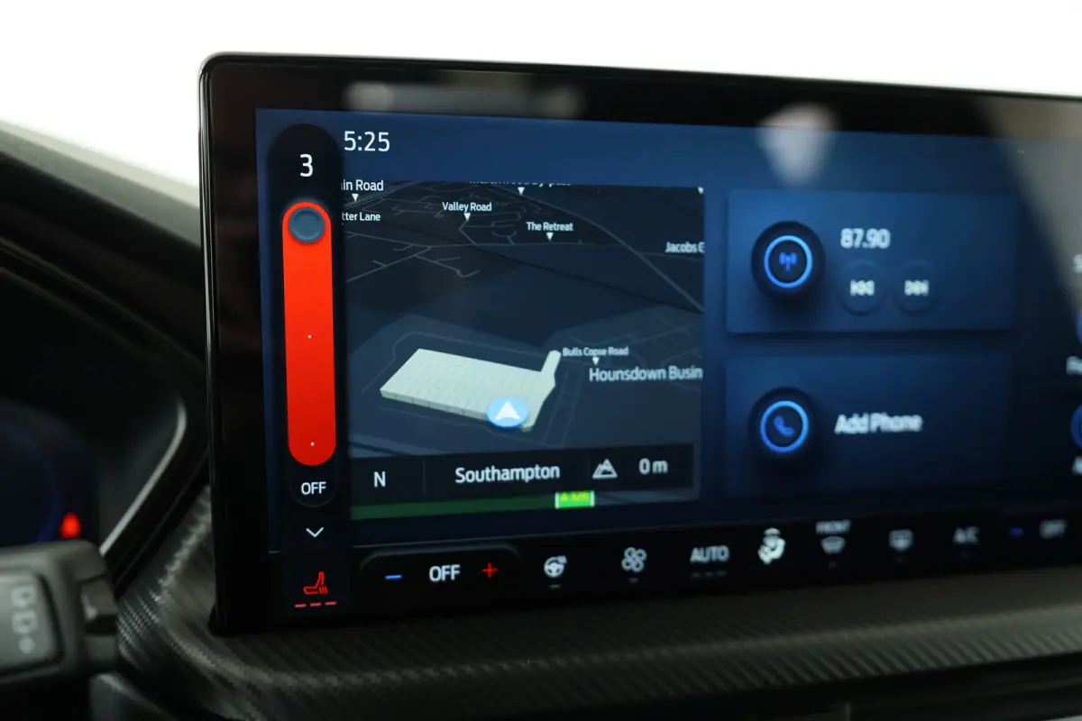 Plug-In Hybrid ST-Line Black Pack | Trekhaak Elektrisch Wegklapbaar | Elektrisch Panoramadak | Winter Pack |
