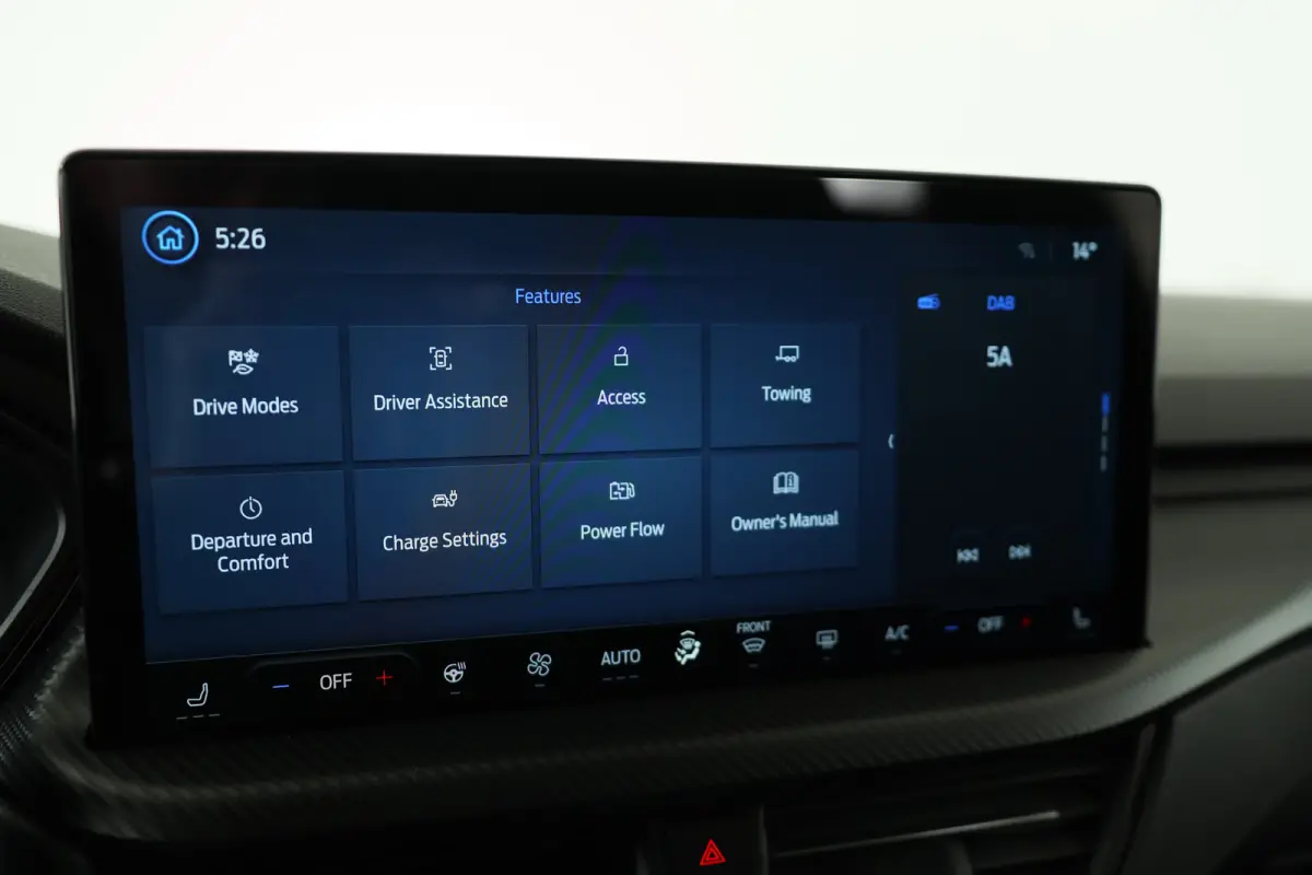 Plug-In Hybrid ST-Line Black Pack | Trekhaak Elektrisch Wegklapbaar | Elektrisch Panoramadak | Winter Pack |