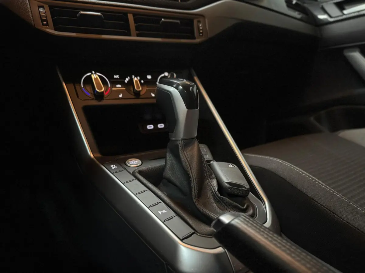 1.0 TSI|CAM|KEYLESS|CARPLAY|18"|FULL DIGITAL|STOELV