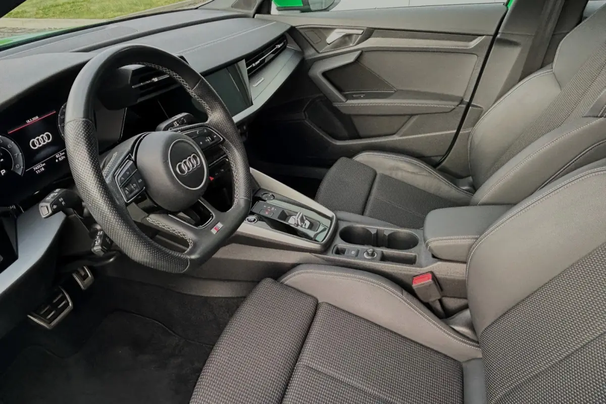 40 TFSIe 204pk S-Line Competition 18" KEYLESS CAMERA AUDI EXCLUSIVE KLEUR!