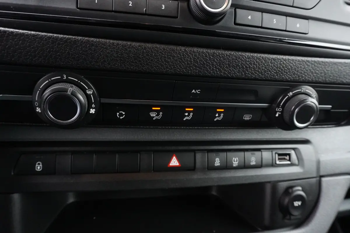 2.0 120pk XL L3 5-zits Trekhaak Cruise control Parkeersensoren Airco