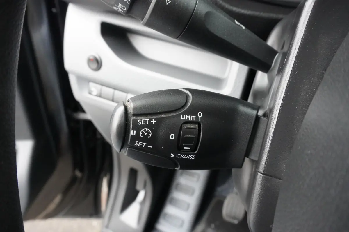 2.0 120pk XL L3 5-zits Trekhaak Cruise control Parkeersensoren Airco