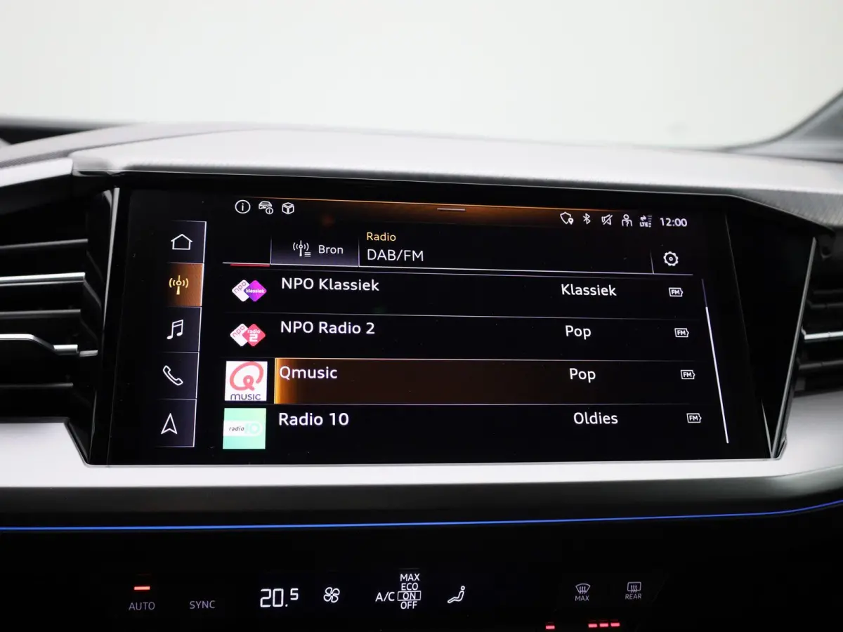 40 Advanced edition 77 kWh l Demo l Cruise control l Airco l Navigatie l Parkeersensoren l Stoelverwarming l Privacy glas l Lichtpakket plus ambient light l Matrix-ledkoplampen l Apple Carpl