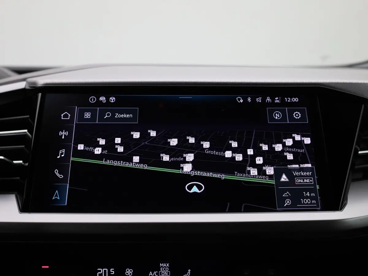40 Advanced edition 77 kWh l Demo l Cruise control l Airco l Navigatie l Parkeersensoren l Stoelverwarming l Privacy glas l Lichtpakket plus ambient light l Matrix-ledkoplampen l Apple Carpl