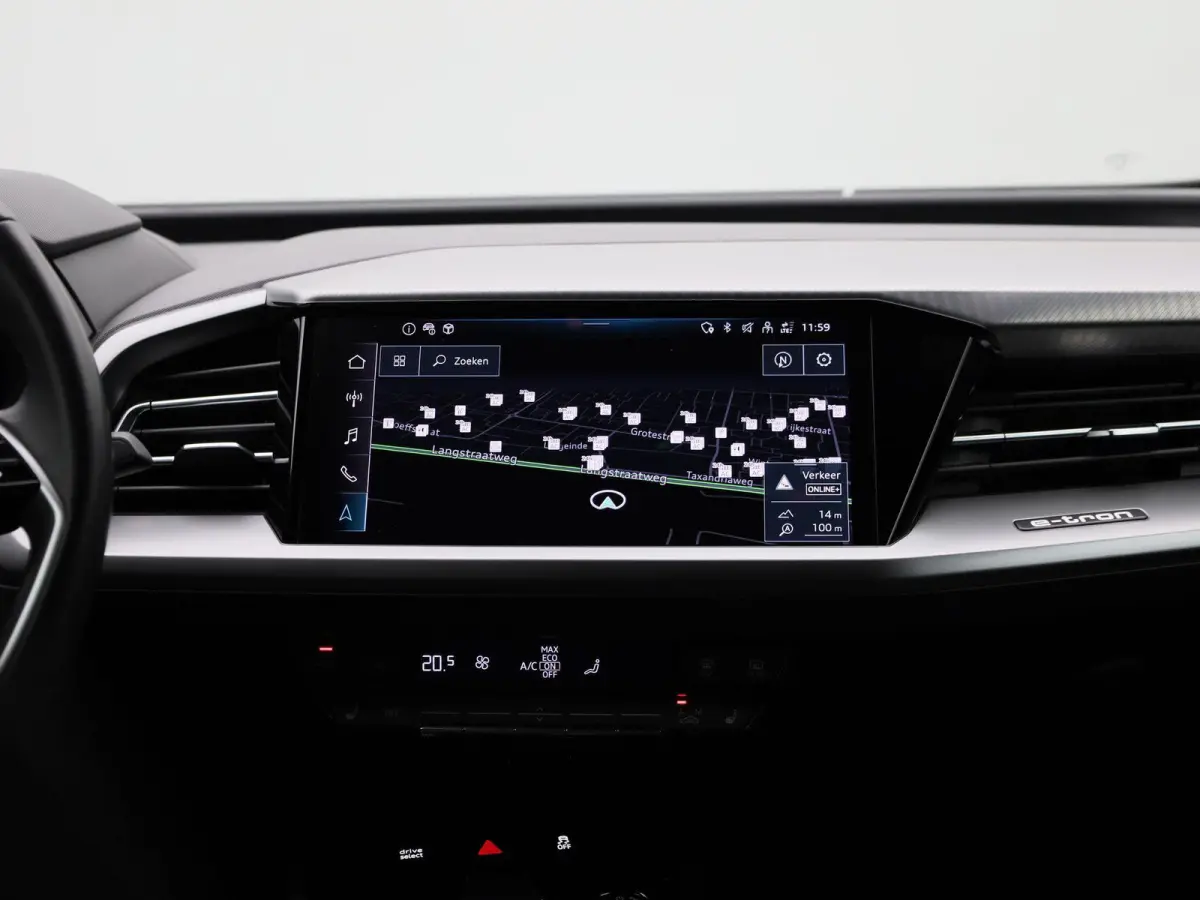 40 Advanced edition 77 kWh l Demo l Cruise control l Airco l Navigatie l Parkeersensoren l Stoelverwarming l Privacy glas l Lichtpakket plus ambient light l Matrix-ledkoplampen l Apple Carpl