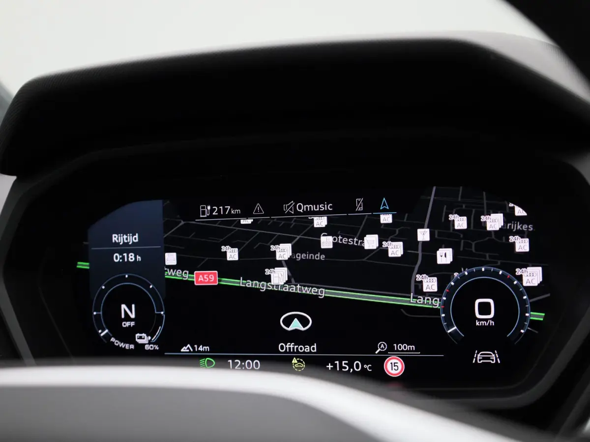 40 Advanced edition 77 kWh l Demo l Cruise control l Airco l Navigatie l Parkeersensoren l Stoelverwarming l Privacy glas l Lichtpakket plus ambient light l Matrix-ledkoplampen l Apple Carpl