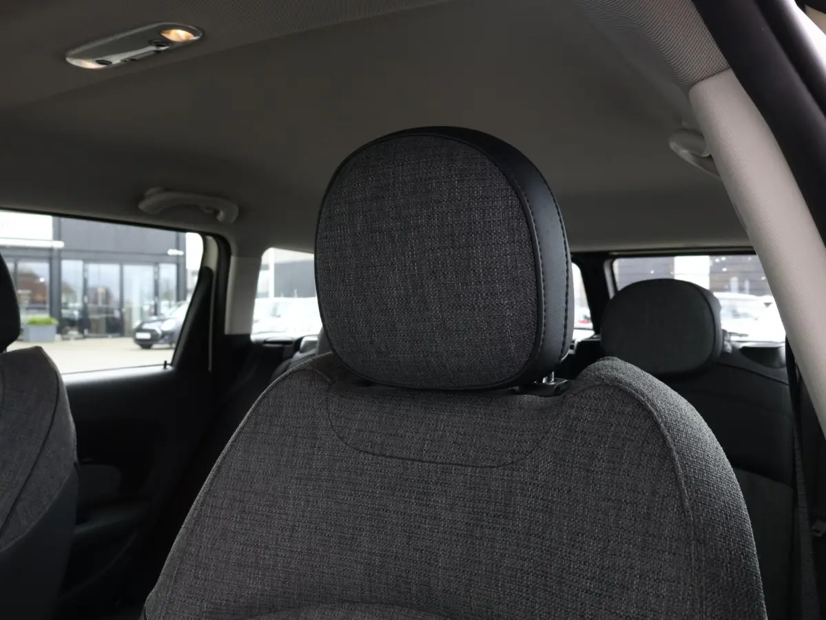 One Business Edition Apple CarPlay / DAB/ Navigatie/ Led / Comfortstoelen /