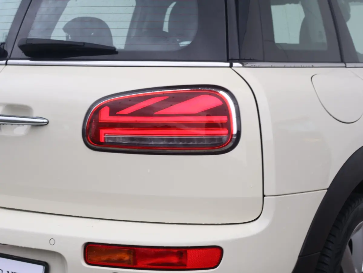 One Business Edition Apple CarPlay / DAB/ Navigatie/ Led / Comfortstoelen /