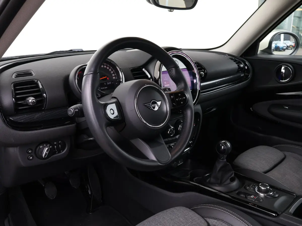 One Business Edition Apple CarPlay / DAB/ Navigatie/ Led / Comfortstoelen /